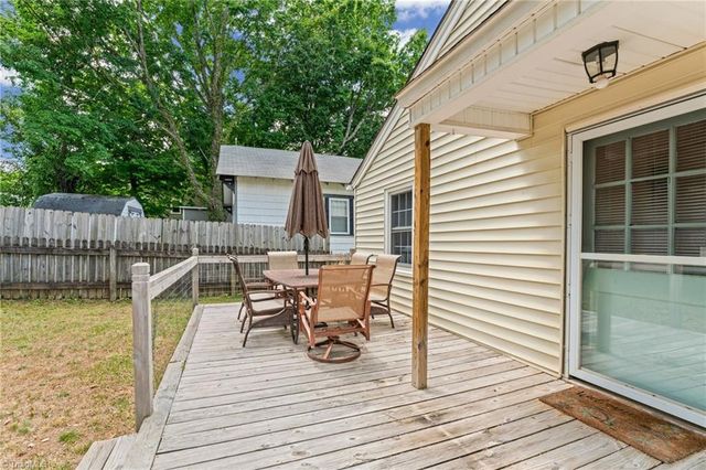 800 W Academy Street, Winston-salem, NC 27101