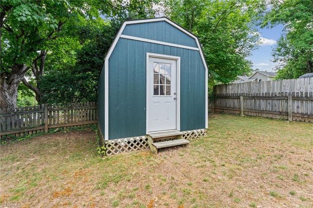 800 W Academy Street, Winston-salem, NC 27101