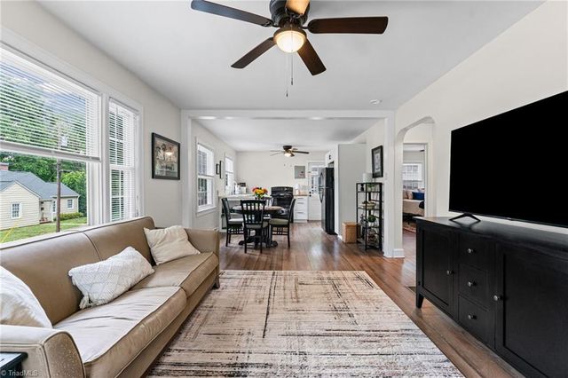800 W Academy Street, Winston-salem, NC 27101