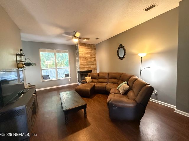 3385 SHAUNA OAKS Circle E, Jacksonville, FL 32277