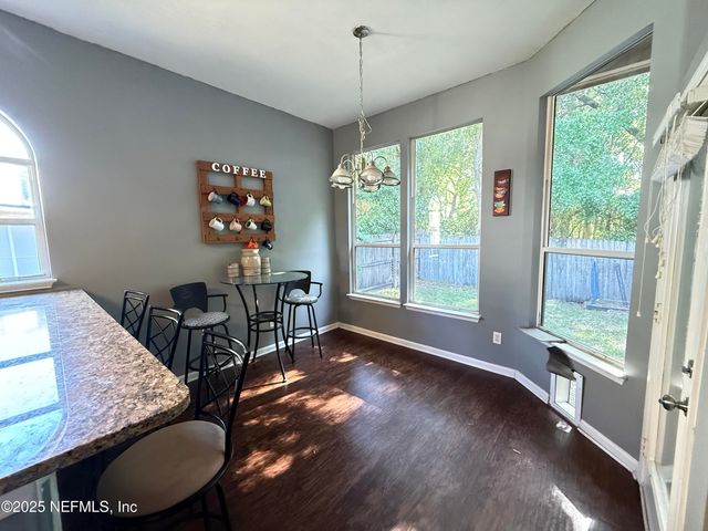 3385 SHAUNA OAKS Circle E, Jacksonville, FL 32277