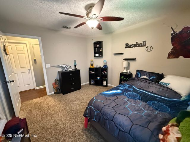 3385 SHAUNA OAKS Circle E, Jacksonville, FL 32277