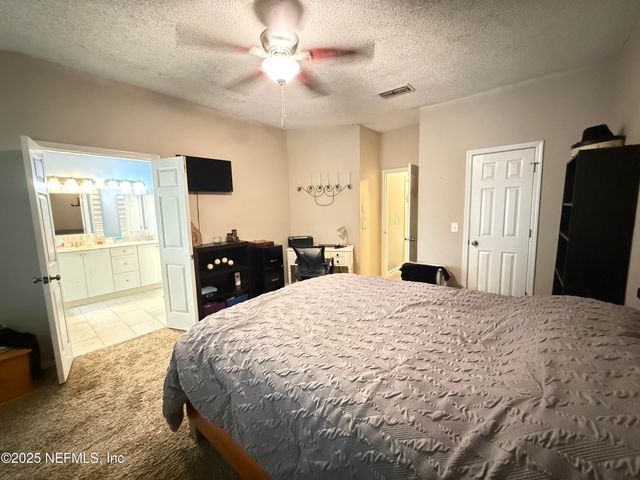 3385 SHAUNA OAKS Circle E, Jacksonville, FL 32277