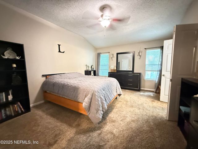 3385 SHAUNA OAKS Circle E, Jacksonville, FL 32277