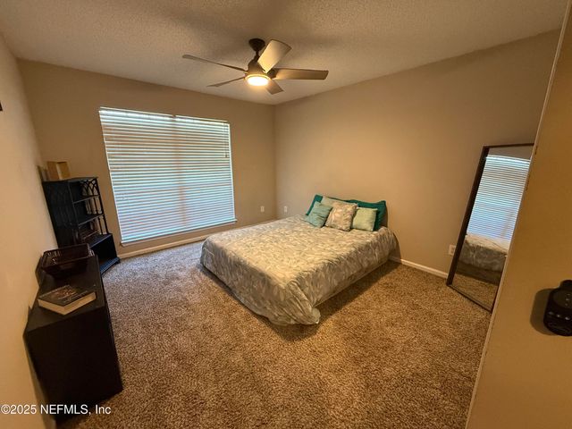 3385 SHAUNA OAKS Circle E, Jacksonville, FL 32277