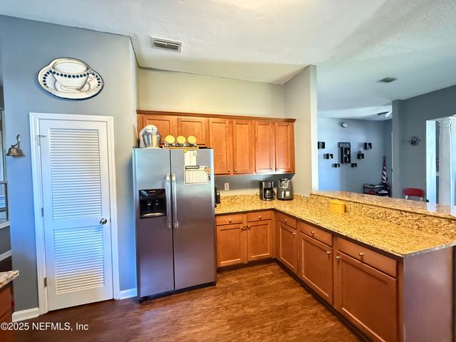 3385 SHAUNA OAKS Circle E, Jacksonville, FL 32277