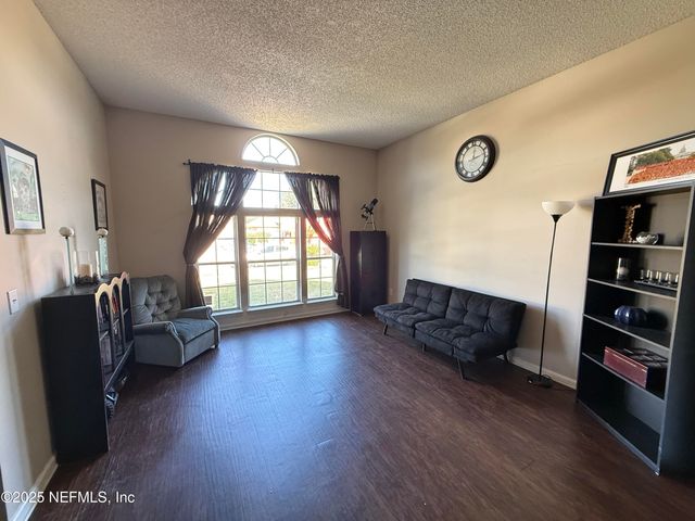 3385 SHAUNA OAKS Circle E, Jacksonville, FL 32277