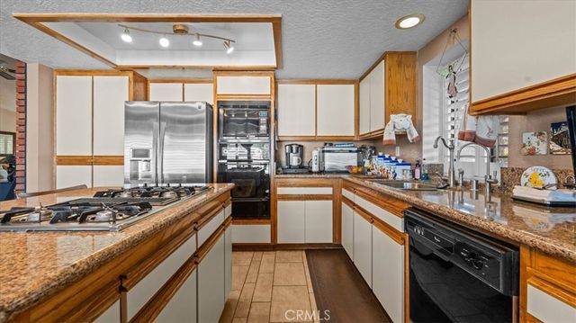 16885 Lambert Lane, Victorville, CA 92395