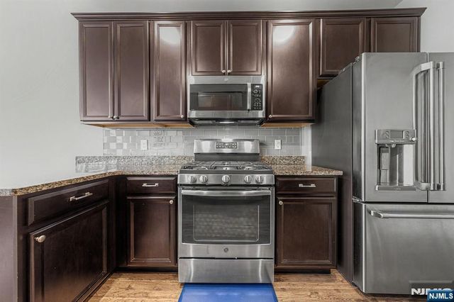 411 Parkview Lane, Rockaway Township, NJ 07866