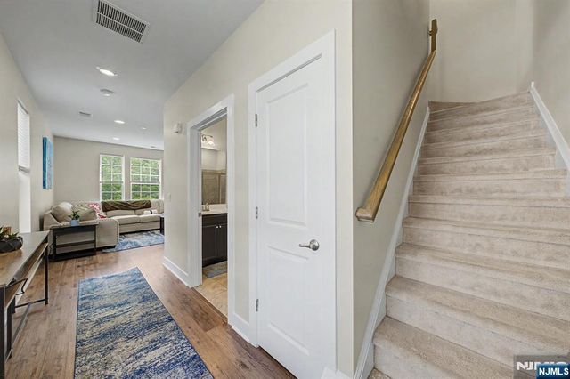 411 Parkview Lane, Rockaway Township, NJ 07866