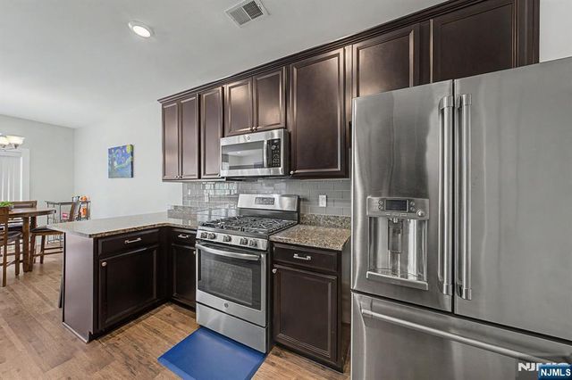 411 Parkview Lane, Rockaway Township, NJ 07866