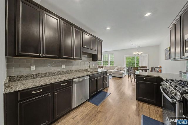 411 Parkview Lane, Rockaway Township, NJ 07866
