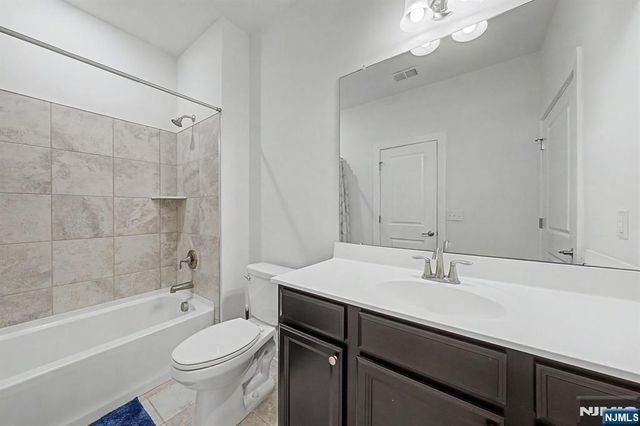 411 Parkview Lane, Rockaway Township, NJ 07866