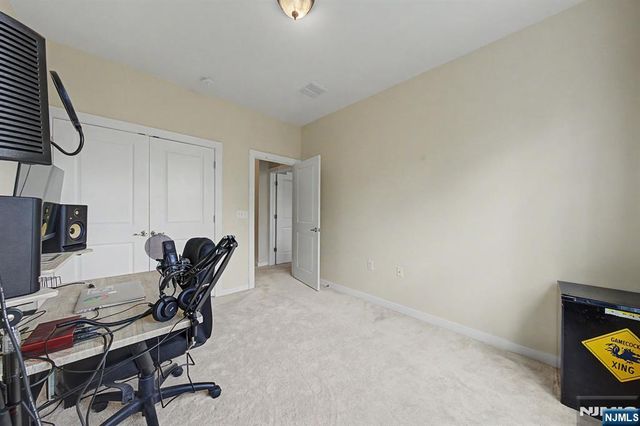 411 Parkview Lane, Rockaway Township, NJ 07866