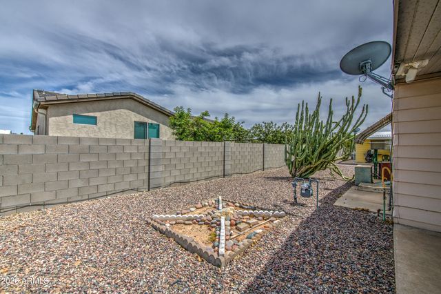 2305 N DEMARET Drive, Mesa, AZ 85215