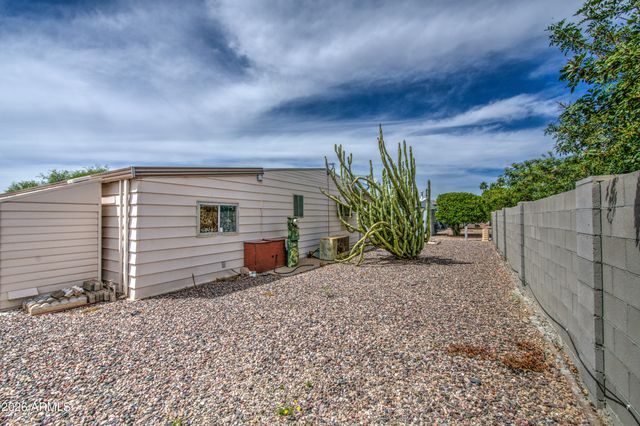 2305 N DEMARET Drive, Mesa, AZ 85215
