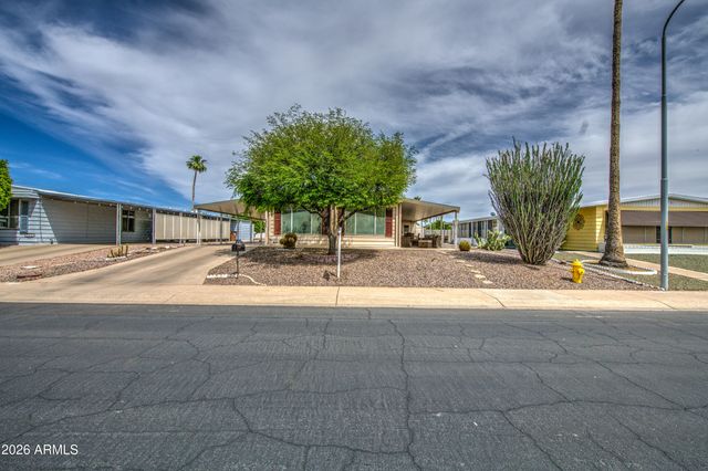 2305 N DEMARET Drive, Mesa, AZ 85215