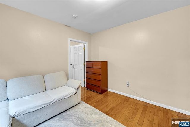 527 34th Street D2, Union City, NJ 07087