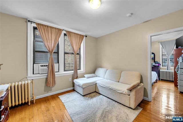 527 34th Street D2, Union City, NJ 07087