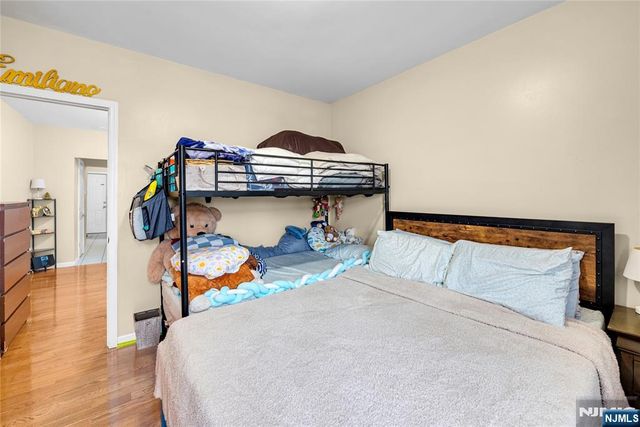 527 34th Street D2, Union City, NJ 07087