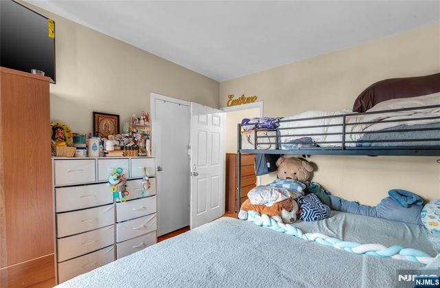 527 34th Street D2, Union City, NJ 07087