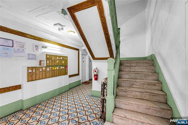 527 34th Street D2, Union City, NJ 07087