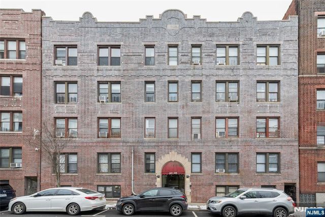 527 34th Street D2, Union City, NJ 07087