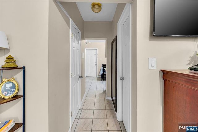 527 34th Street D2, Union City, NJ 07087