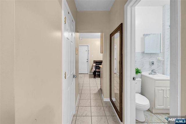 527 34th Street D2, Union City, NJ 07087