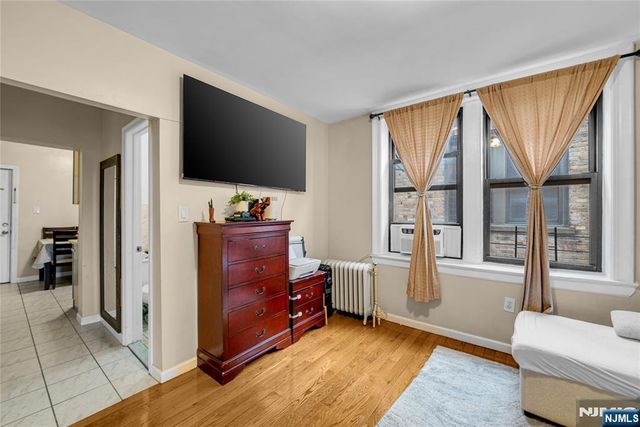 527 34th Street D2, Union City, NJ 07087