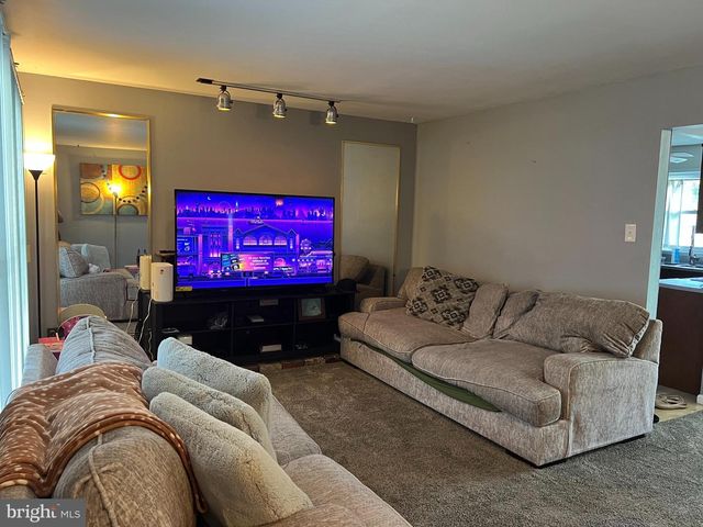 56 ABERDALE LN, Sicklerville, NJ 08081