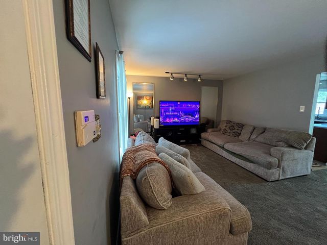 56 ABERDALE LN, Sicklerville, NJ 08081