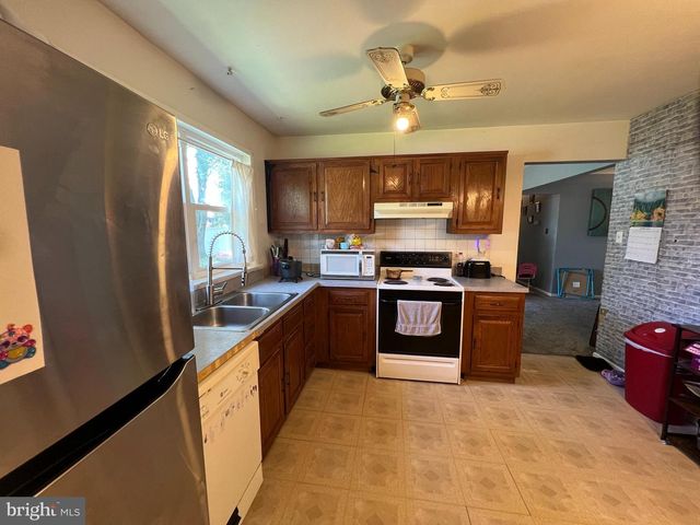 56 ABERDALE LN, Sicklerville, NJ 08081