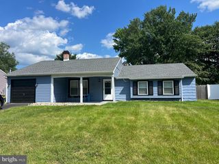 56 ABERDALE LN, Sicklerville, NJ 08081