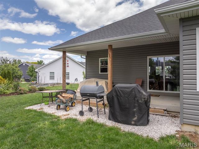 10465 Village Lane, Foristell, MO 63348