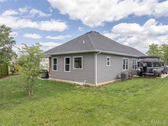 10465 Village Lane, Foristell, MO 63348