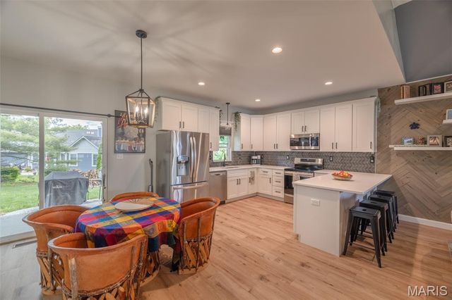 10465 Village Lane, Foristell, MO 63348