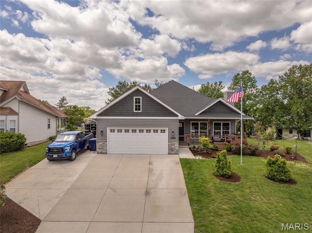 10465 Village Lane, Foristell, MO 63348