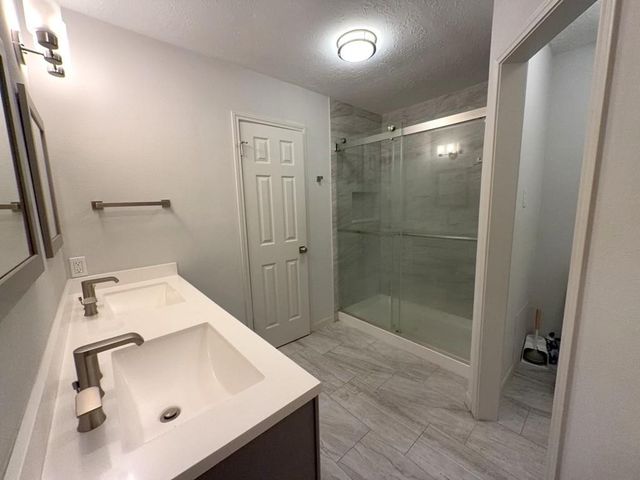 218 Bedford Lane, Conroe, TX 77303