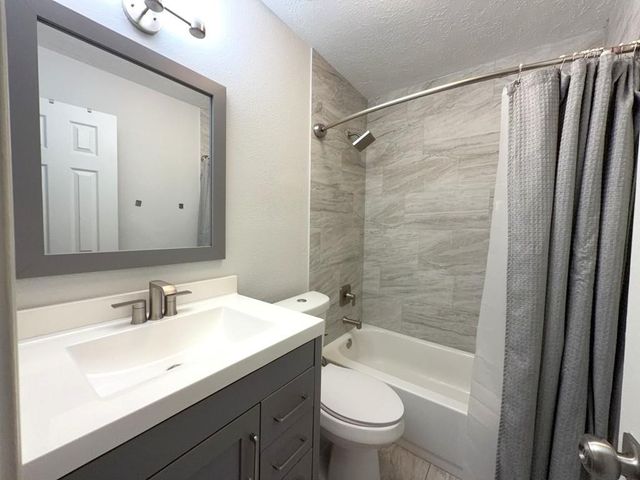 218 Bedford Lane, Conroe, TX 77303