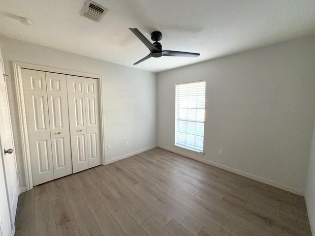 218 Bedford Lane, Conroe, TX 77303