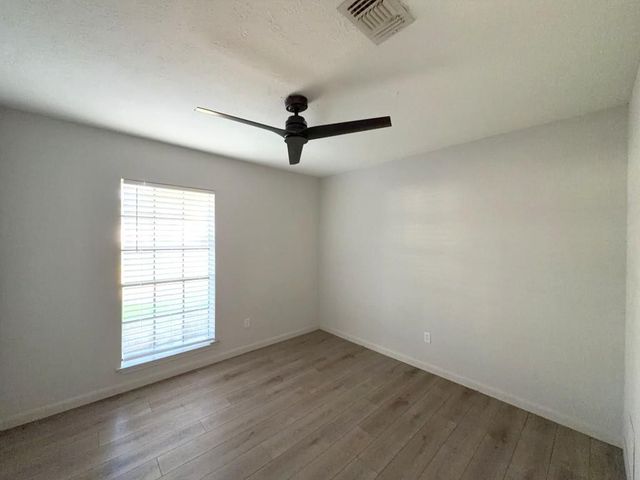 218 Bedford Lane, Conroe, TX 77303