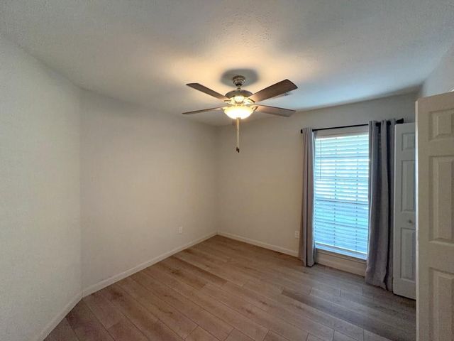218 Bedford Lane, Conroe, TX 77303
