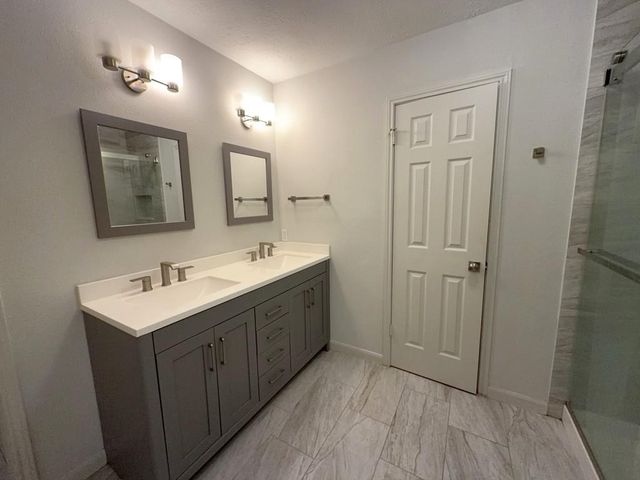 218 Bedford Lane, Conroe, TX 77303