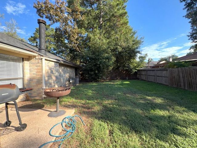 218 Bedford Lane, Conroe, TX 77303