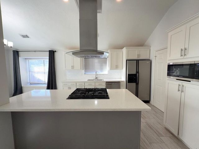 218 Bedford Lane, Conroe, TX 77303