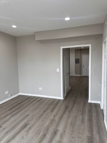 4942 S RACINE Avenue, Chicago, IL 60609