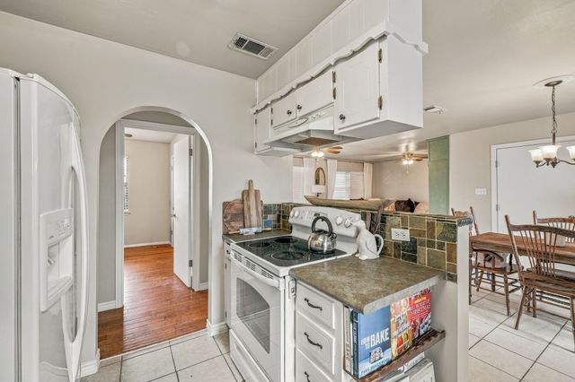 525 Vine Street, Weatherford, TX 76086