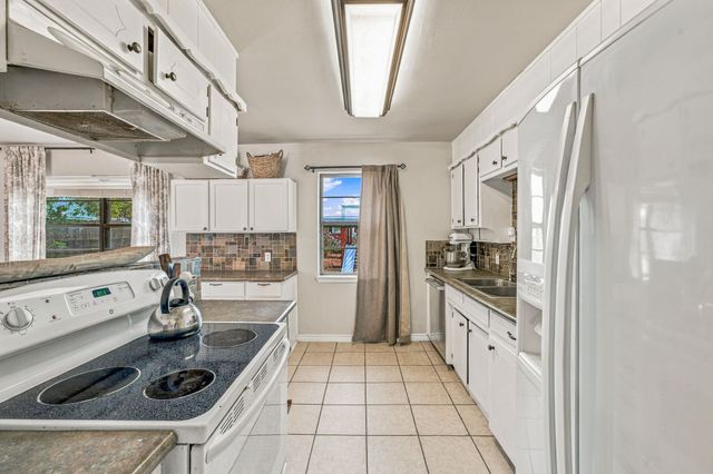 525 Vine Street, Weatherford, TX 76086