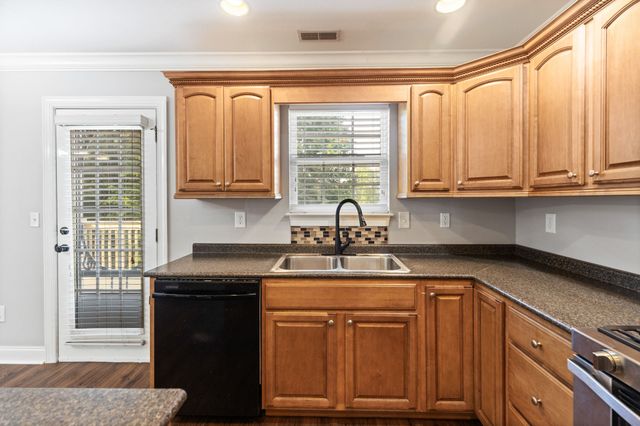 100 Brook Hollow Dr, SE, Cleveland, TN 37323